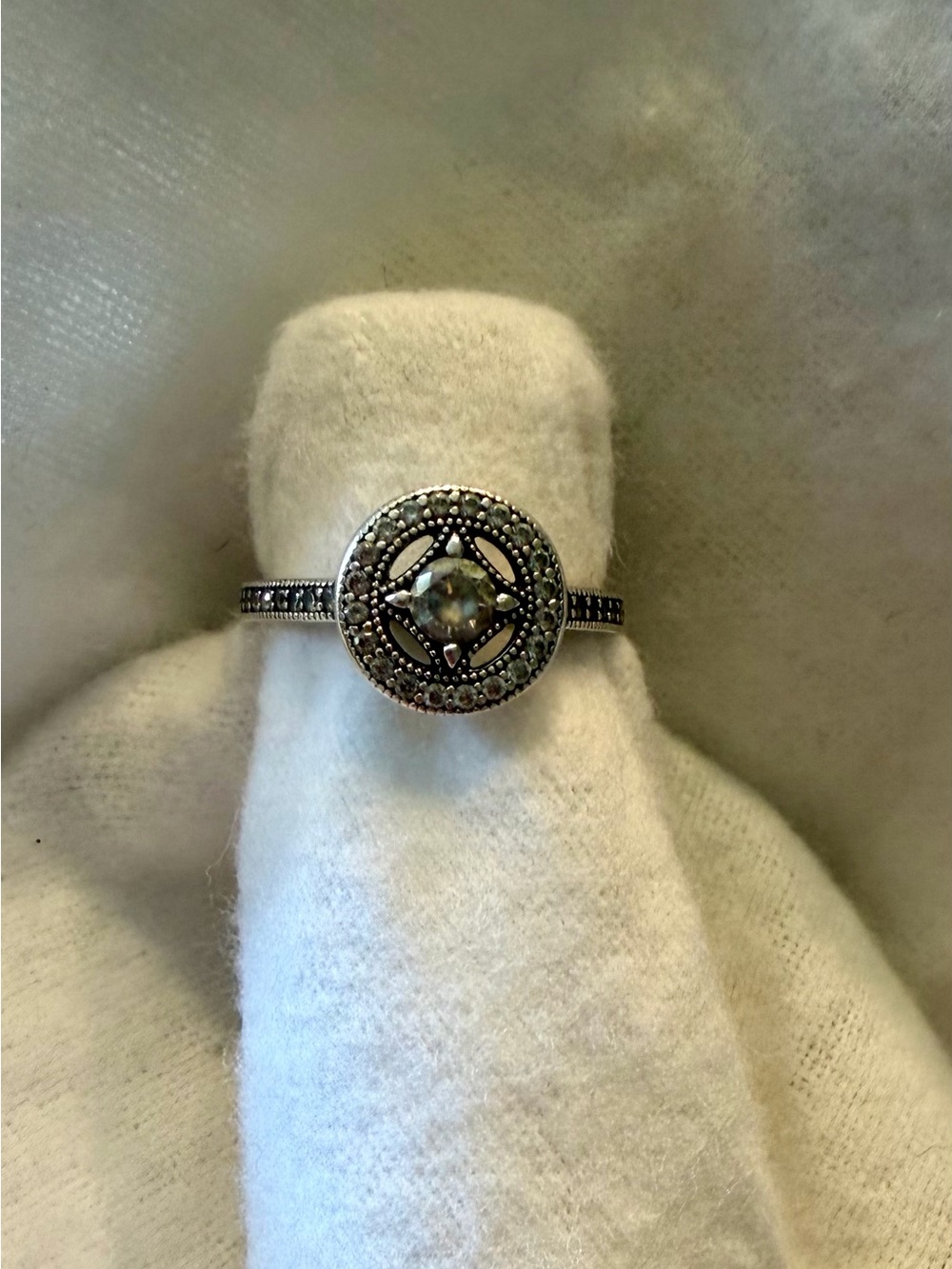 Pandora Sterling Silver Vintage-Style Round Halo Ring